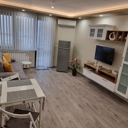 Flowers Apartment Dobrich Luaran gambar