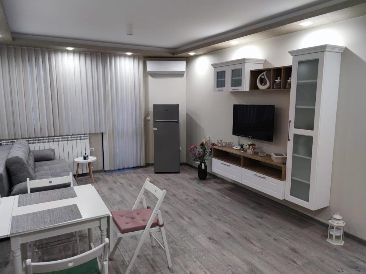 Flowers Apartment Dobrich Luaran gambar
