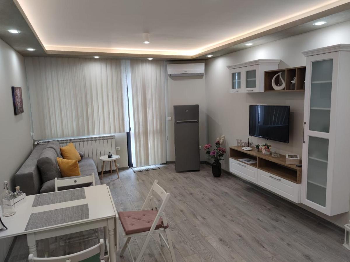 Flowers Apartment Dobrich Luaran gambar