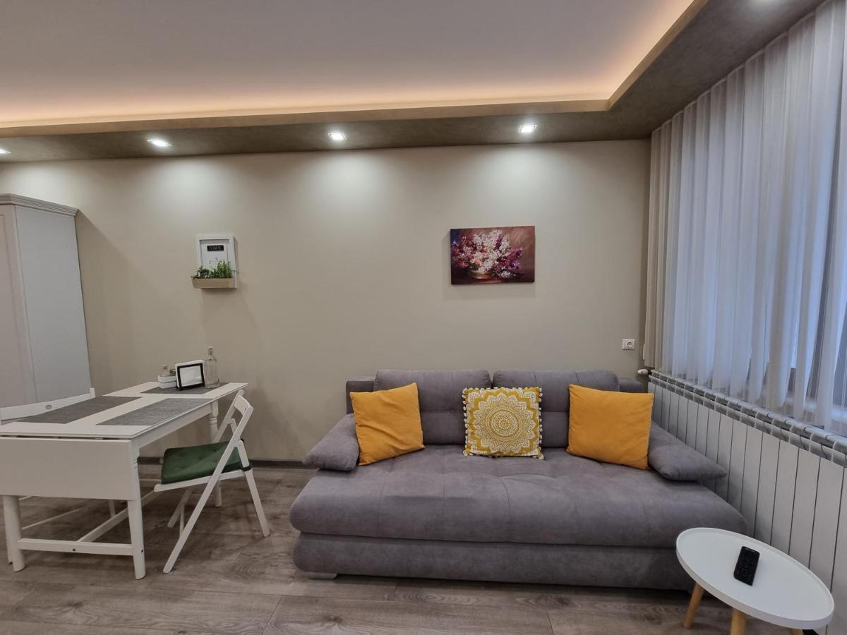Flowers Apartment Dobrich Luaran gambar